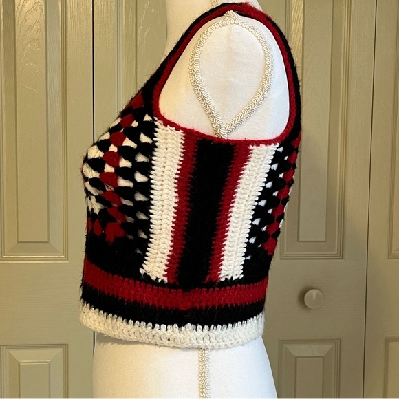 Vintage 1970’s Hand Crafted Cropped Top Crochet Tank Red Black White - Picture 6 of 16